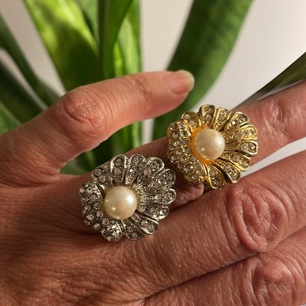GOLD/SILVER PEARL RINGS